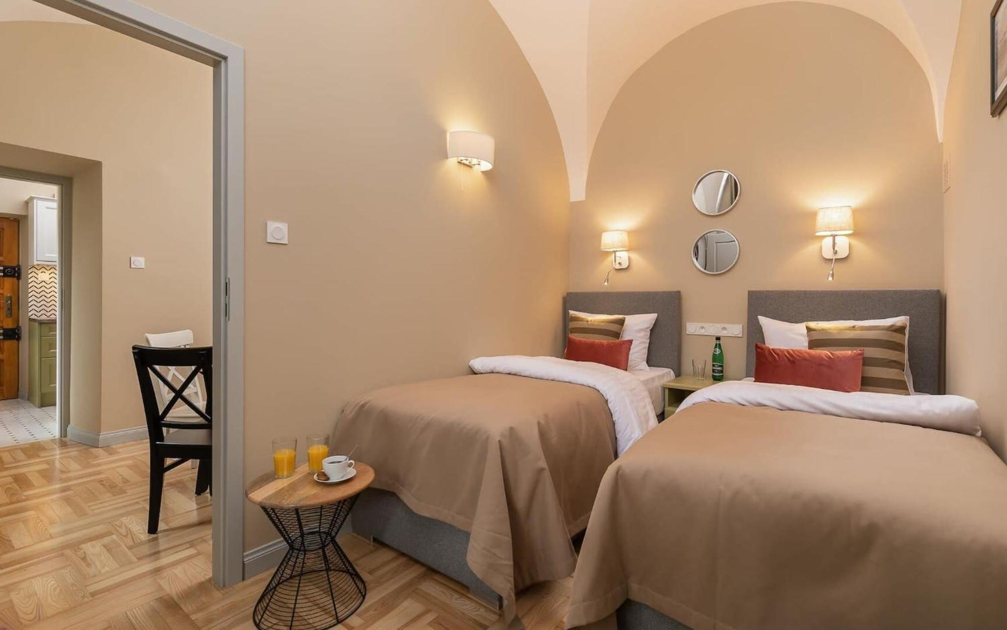 Rent Like Home - Krakowskie Przedmiescie 12 Варшава Екстериор снимка