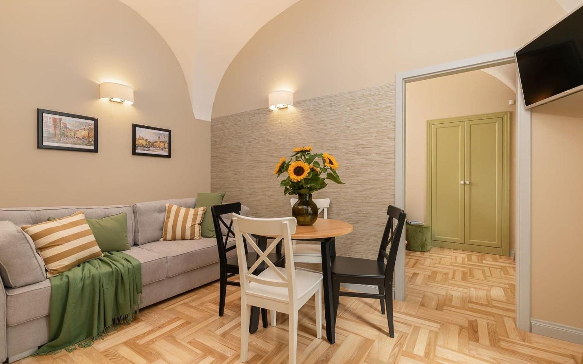 Rent Like Home - Krakowskie Przedmiescie 12 Варшава Екстериор снимка